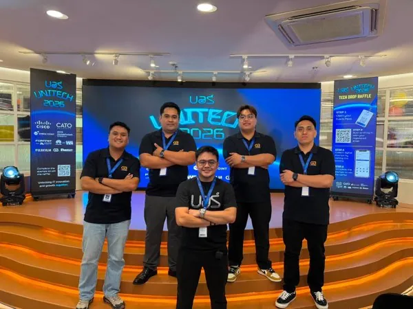 G3 team on stage at a tech expo